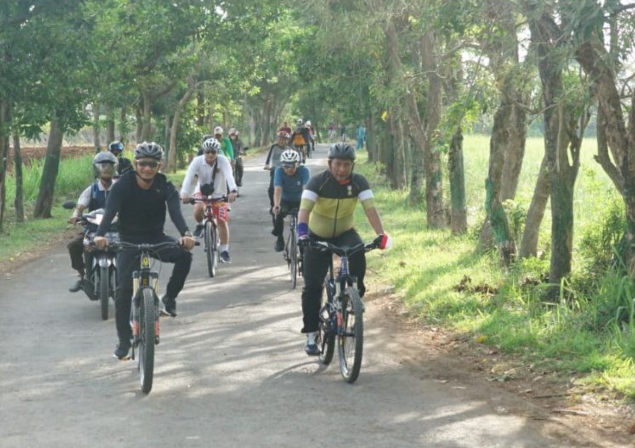 Cek Persiapan Penilaian Adipura 2022, Pj Bupati Pati Gowes Keliling Kota