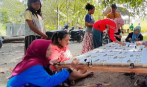 Lestarikan Cagar Budaya, Warga Mojowetan Membatik di Kawasan Sumur Pitu