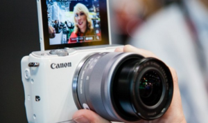 5 Rekomendasi Kamera Mirrorless Terbaik, Patut Dicoba