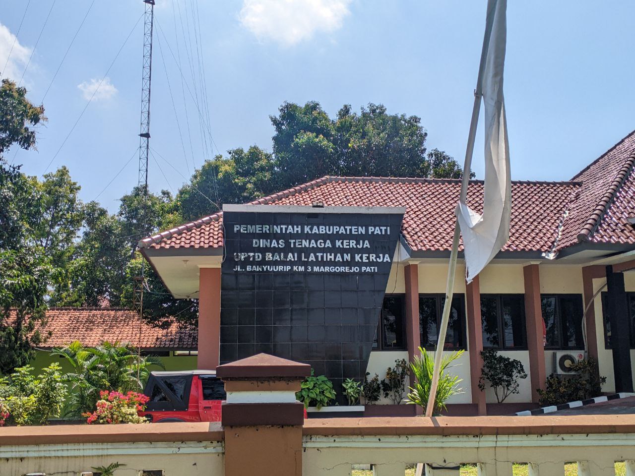 Foto : Kantor UPTD BLK Kabupaten Pati (Sumber : palevioletred-jellyfish-458835.hostingersite.com/Anang SY)