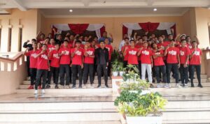Foto : Foto Bersama Persipa Pati bersama dengan anggota DPRD Kabupaten Pati (Sumber : palevioletred-jellyfish-458835.hostingersite.com/Anang SY)