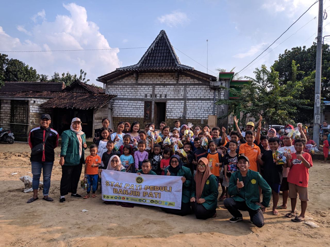 STAI Pati Berikan Terapi Healing ke Anak Korban Banjir Bandang