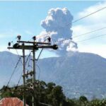 Gunung Marapi Alami Erupsi Pagi Ini