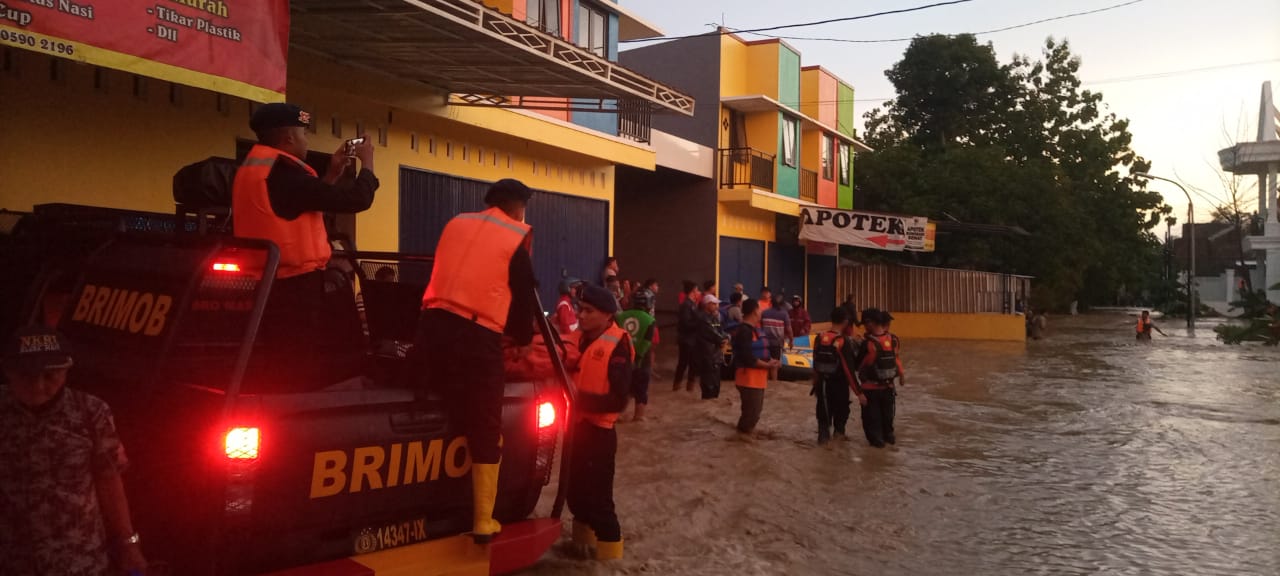 1 Korban Ditemukan Tewas Usai Banjir Bandang Menerjang Semarang