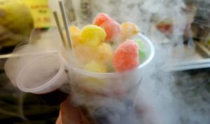 Jajanan Nitrogen Cair Menarik, Tapi Mengandung Bahaya/iStock