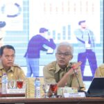 Ganjar Minta Kades di Jateng Selesaikan Data Kemiskinan Selama Seminggu