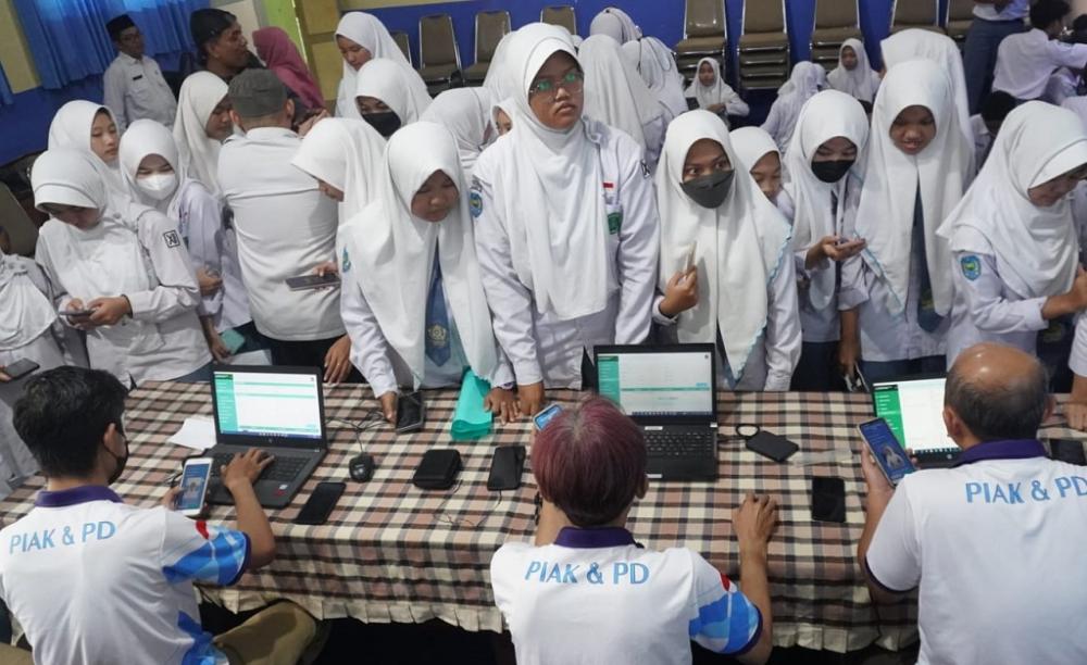 Disdukcapil Batang Gelar Sosialisasi Penggunaan KTP Digital di Sekolah