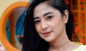 Dewi Perssik