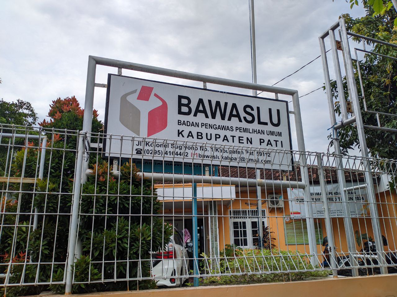 Foto : Kantor Bawaslu Kabupaten Pati (Sumber : palevioletred-jellyfish-458835.hostingersite.com/ Anang SY)