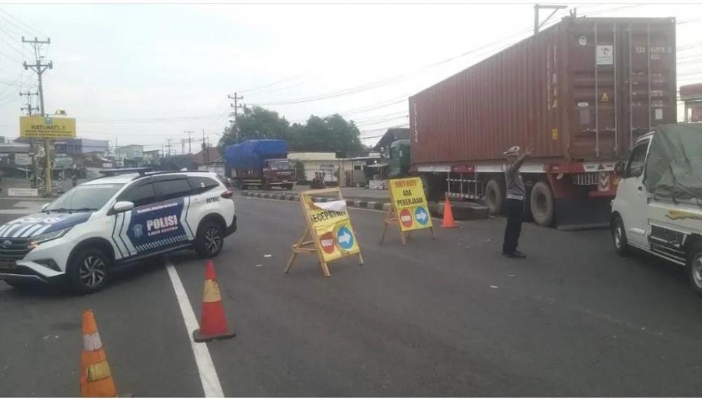 Perbaikan Jalan Urip Sumoharjo Sambong-Batang, Kendaraan Besar Diimbau Gunakan Jalur Lain