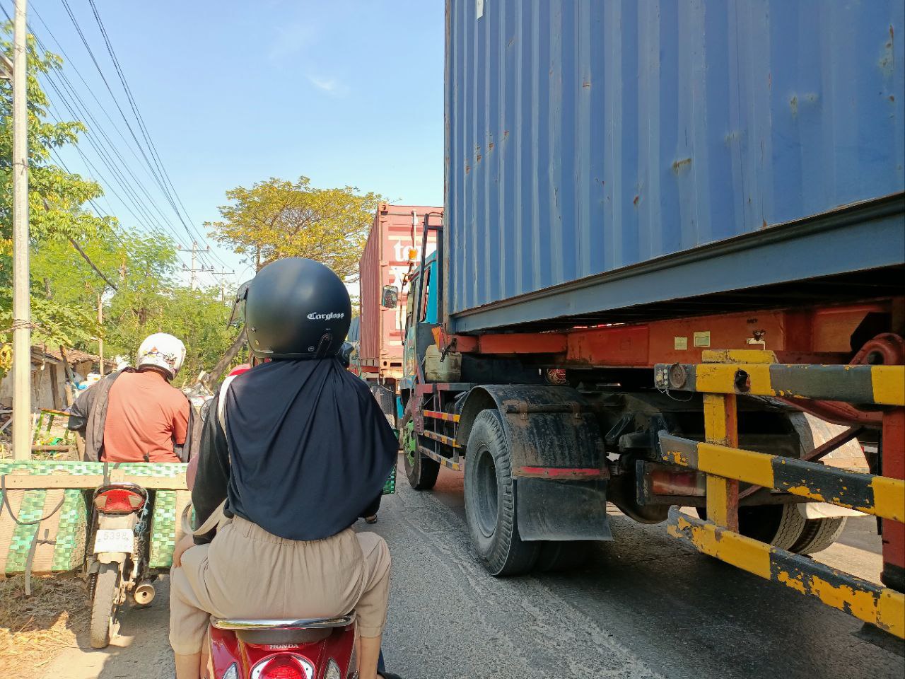 Parah, Jalan Pantura Pati-Juwana Kembali Alami Macet Total
