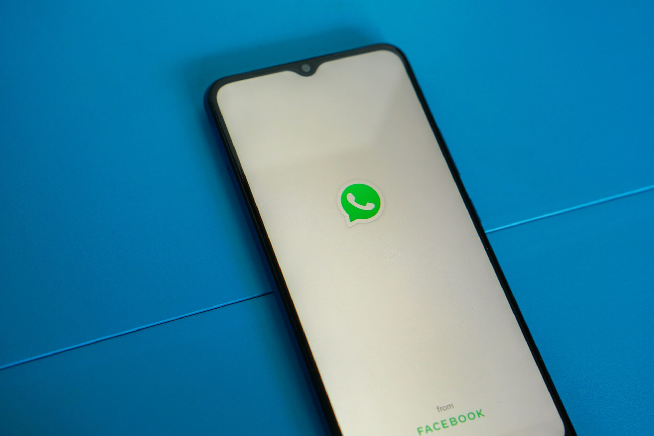 WhatsApp Punya Akun Resmi Bercentang di Chatroom/unsplash