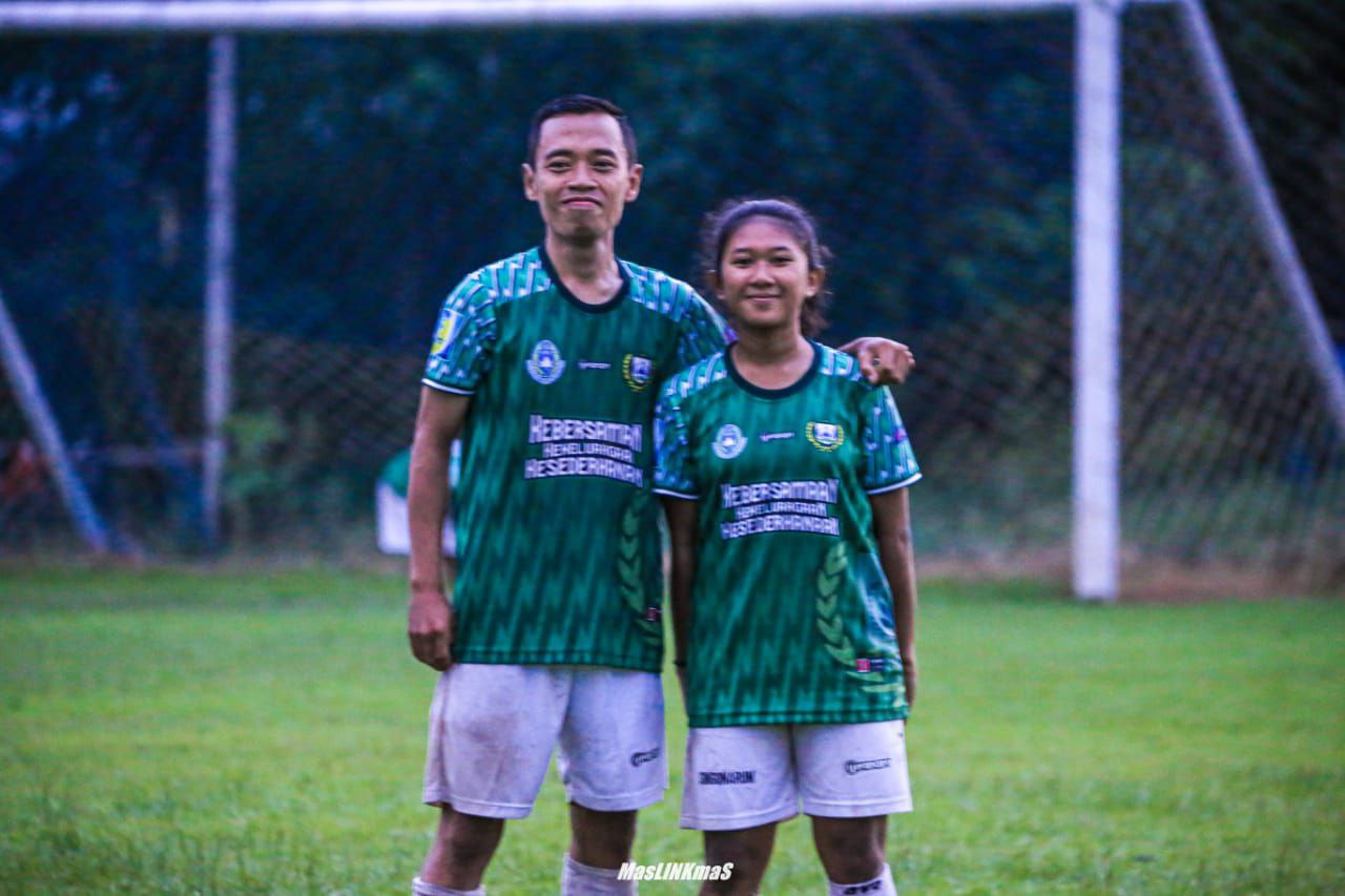 Foto : Rizka Dwi Januar pemain SSB Singonatum Pati yang berhasil masuk Timnas (Sumber : Dok. Pribadi)