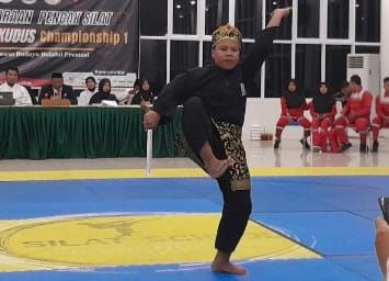 Foto : Andromeda Langit Terate saat menampilkan pencak silat seni jurus tunggal putra (Sumber : Dok.Pelatih)