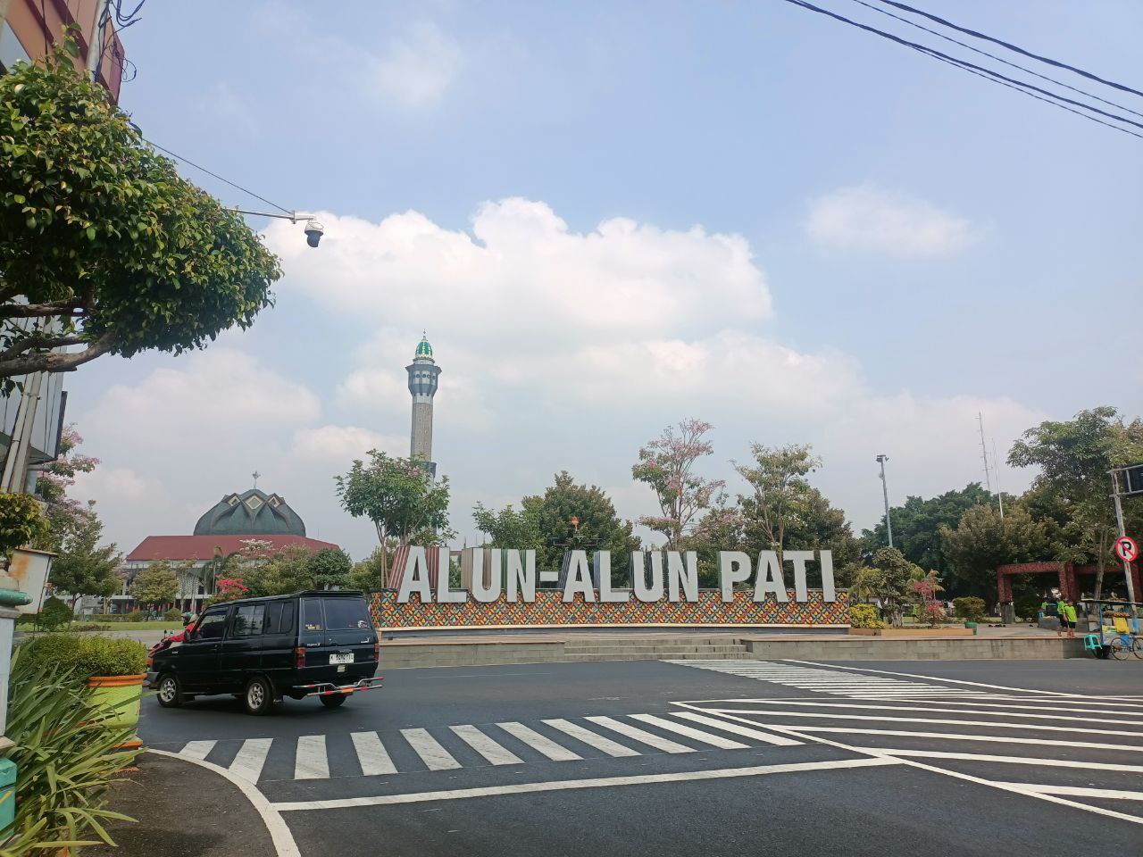 Foto : Ilustrasi Alun-alun Simpang Lima Pati (Sumber : palevioletred-jellyfish-458835.hostingersite.com/anang )