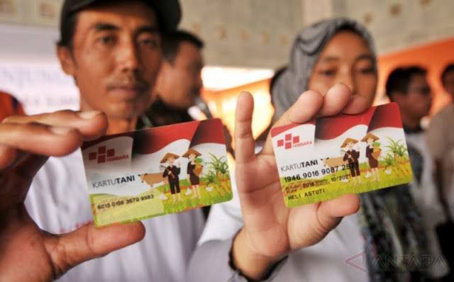 Foto : Kartu tani yang dimiliki petani (Sumber : Mitrapost / Istimewa)
