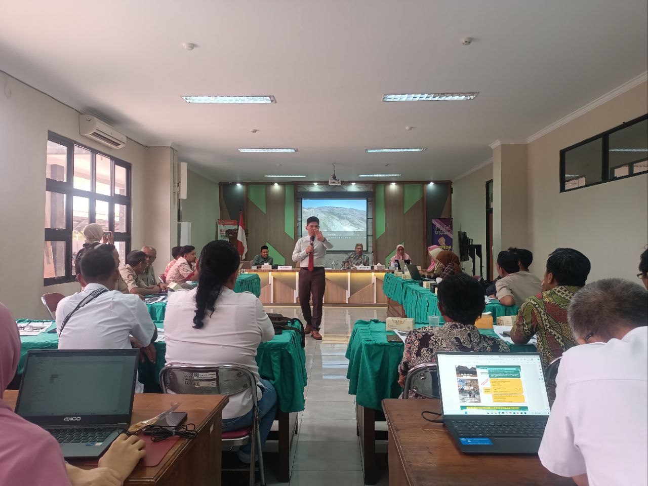 Foto : Kegiatan FDG Kebencanaan di Aula Bappeda Pati (Sumber : Putri Asia / Mitrapost)