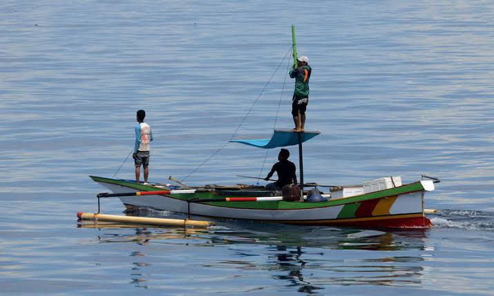 Foto : Ilustrasi para nelayan mencari ikan di laut (Sumber : Istimewa)