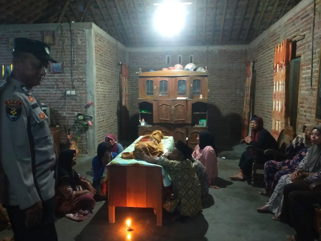 Foto: Suasana duka di rumah korban (Sumber: Mitrapost/kafi)