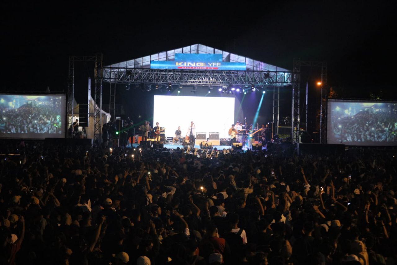 Foto : Ilustrasi keramaian acara musik di Stadion Joyokusumo Pati (Sumber : palevioletred-jellyfish-458835.hostingersite.com/ Istimewa)