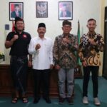 Foto : Foto bersama dalam kegiatan lintas agama dan baca puisi bagi warga Palestina di Kemenag Pati (Sumber : Dok. Kemenag Pati)