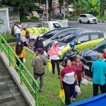 Foto: Warga antusias mendatangi KUKM Center untuk mendapatkan bahan pokok dengan harga murah (Sumber: magelangkab)