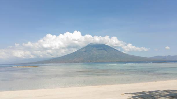 Foto: Gunung Ile Lewotolok (Sumber: istock)