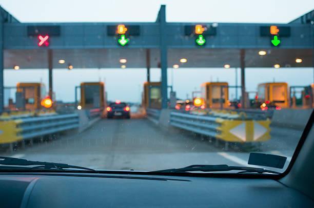 Foto: Ilustrasi gerbang tol (Sumber: istock)