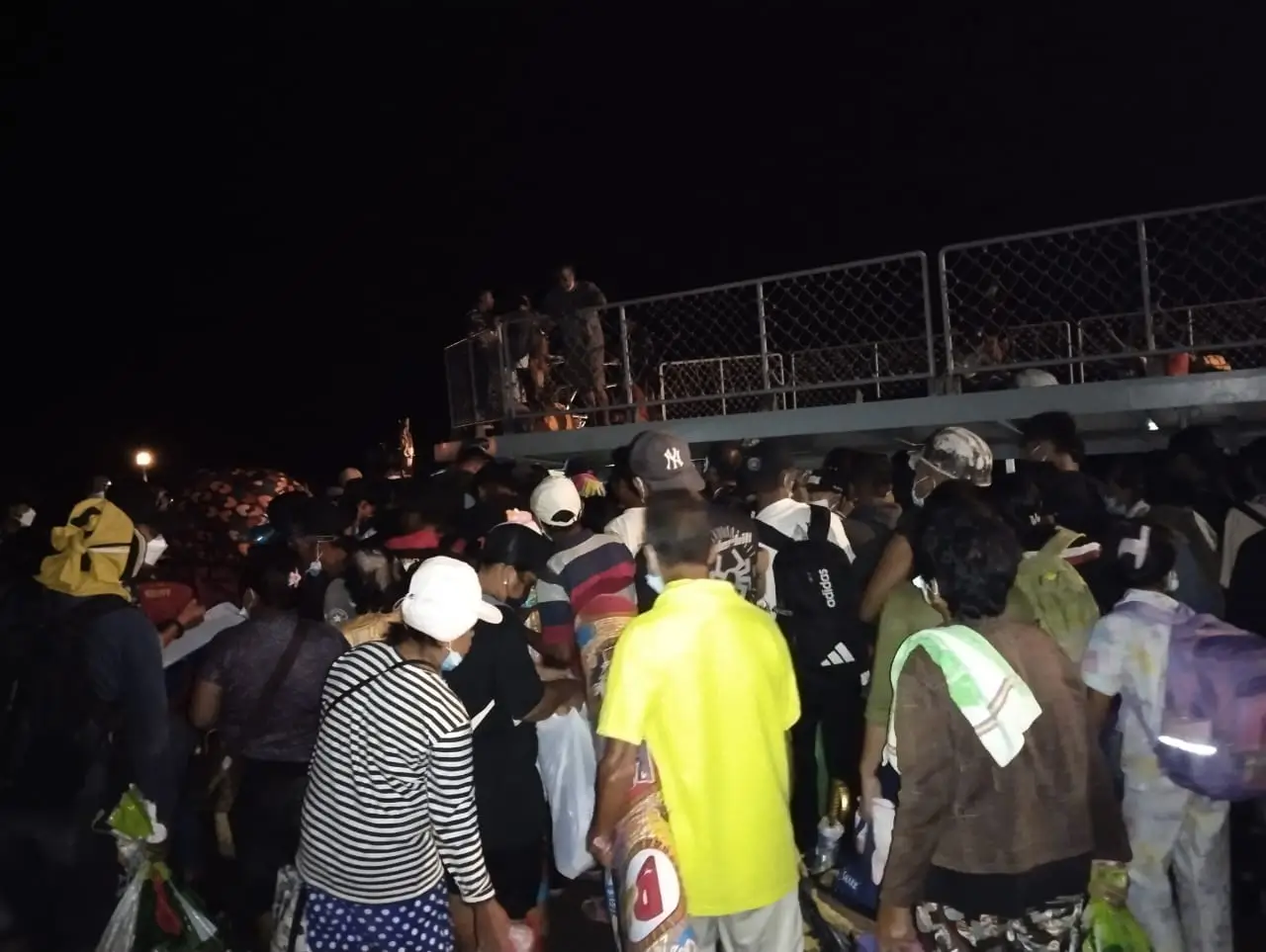 warga Pulau Tagulandang