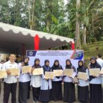 Foto: 16 sekolah asal Kabupaten Magelang, mendapat penghargaan Sekolah Adiwiyata dari Dinas Lingkungan Hidup dan Kehutanan (DLHK) Provinsi Jawa Tengah (Sumber: magelangkab)