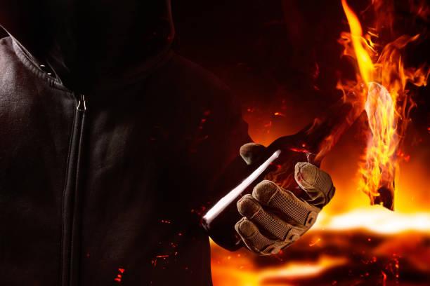 Ilustrasi bom molotov (Dok. iStock)