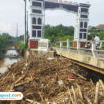 Sampah di Jembatan