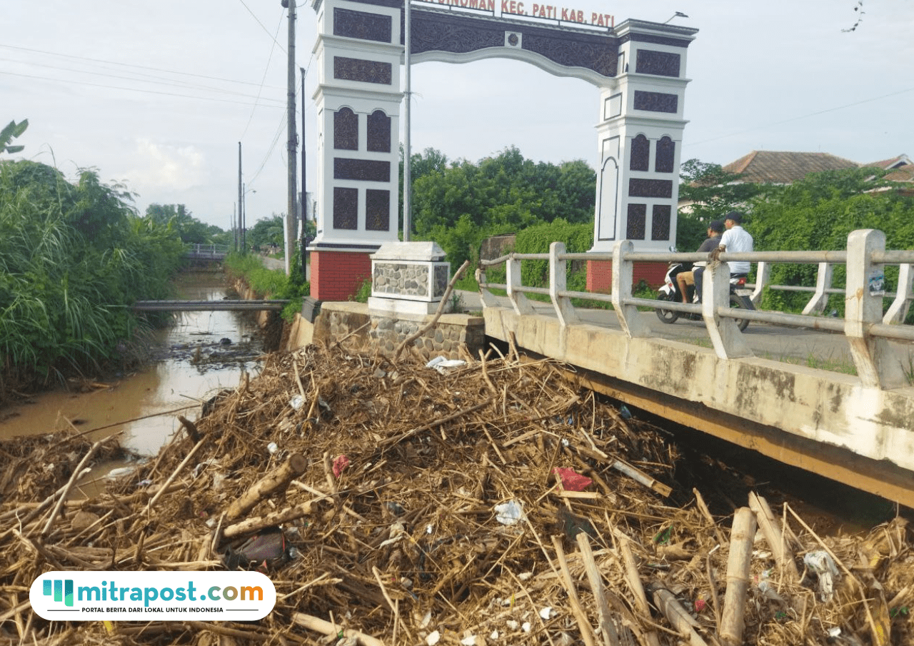 Sampah di Jembatan