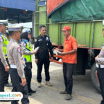 Foto: Sat Lantas Polresta Pati memberikan sosialisasi kepasa karyawan PT Garuda Food (palevioletred-jellyfish-458835.hostingersite.com/ Polresta Pati)