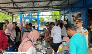 Foto : Suasana pemeriksaan dan pengobatan gratis di halaman Terminal Kembang Joyo Pati, Rabu (19/03/2025). (Sumber. palevioletred-jellyfish-458835.hostingersite.com/ Dishub Pati)