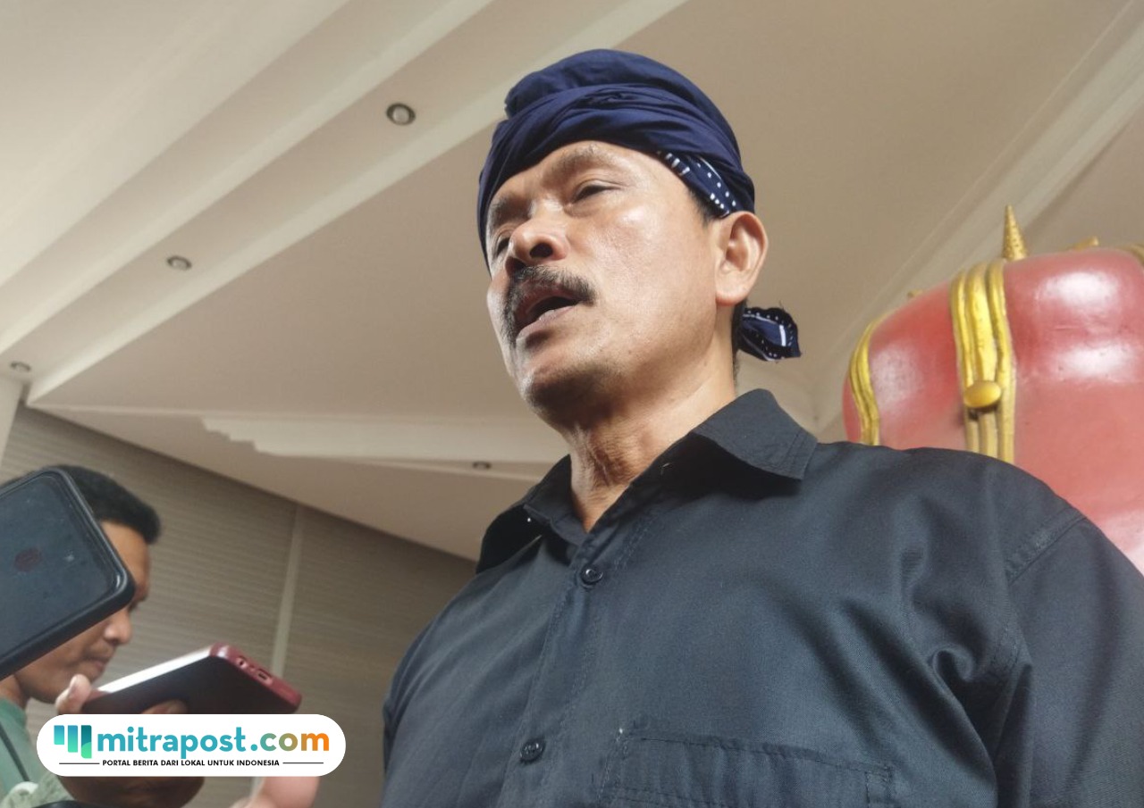 Foto : Ketua Jaringan Masyarakat Peduli Pegunungan Kendeng, Gunretno (Sumber. palevioletred-jellyfish-458835.hostingersite.com/ Ilham)