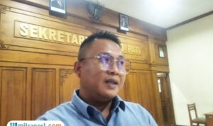Foto : Anggota Komisi B DPRD Kabupaten Pati, Mukit. (Sumber. palevioletred-jellyfish-458835.hostingersite.com/ Ilham)