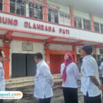 Foto: Bupati Pati Sudewo saat meninjau kembali GOR Pesantenan pada Rabu (14/5/2025) (palevioletred-jellyfish-458835.hostingersite.com/ Kafi)