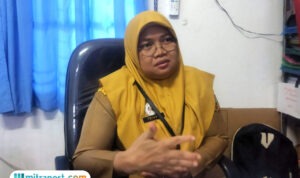 Foto : Pengelolaan Ekosistem Laut dan Perikanan DKP Kabupaten Pati, Triana Shinta Dewi ditemui di kantor. (Sumber. palevioletred-jellyfish-458835.hostingersite.com/ Ilham)
