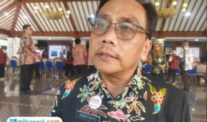 Foto : Kepala Dinsosp3akb Kabupaten Pati, Indriyanto ditemui di halaman Pendopo Kabupaten Pati. (Sumber. palevioletred-jellyfish-458835.hostingersite.com/ Ilham)