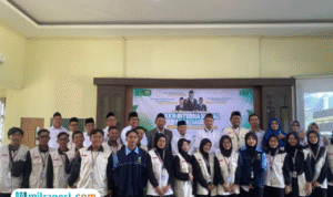 Foto: Mahasiswa KKN Internasional foto bersama Dekan FDK UIN Walisongo (sumber: UIN Walisongo)