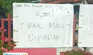Foto : Tulisan dipasang di SD Negeri Tayu Kulon 01 Kecamatan Tayu Kabupaten Pati, Selasa (15/07/2025). (Dok. Kiriman warga setempat)