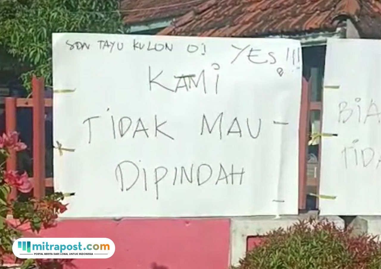 Foto : Tulisan dipasang di SD Negeri Tayu Kulon 01 Kecamatan Tayu Kabupaten Pati, Selasa (15/07/2025). (Dok. Kiriman warga setempat)