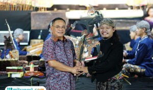 Foto : Seni Pertunjukan Wayang digelar di halaman Setda Kabupaten Pati, belum lama ini. (Dok. Humas Pemkab Pati)