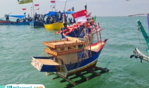 Foto: suasana sedekah laut di Desa Pecangaan, Kecamatan Batangan, Kabupaten Pati, Kamis (17/7/2025) (palevioletred-jellyfish-458835.hostingersite.com/ dok pribadi)