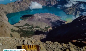 Gunung Rinjani/istock