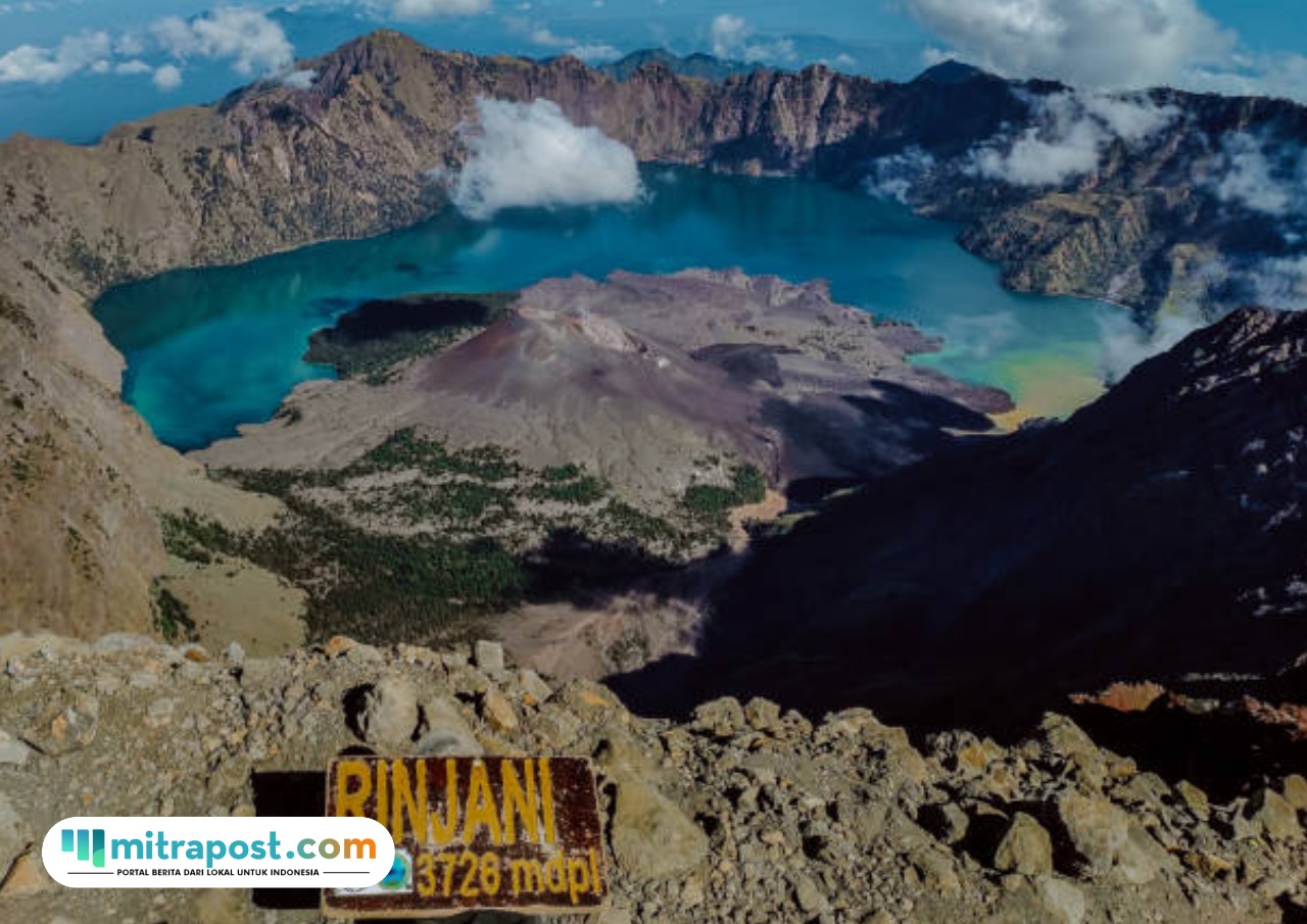 Gunung Rinjani/istock