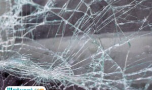 Diduga Sopir Tidak Fokus, Truk Tangki Minyak Goreng Tabrak Pagar SMP di Rembang